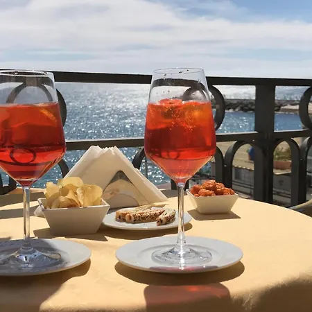 Palazzo Conforti Couette-café